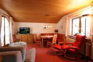 Ferienwohnung Kr&uuml;n Ferienwohnungen Blumenwinkel picture 2